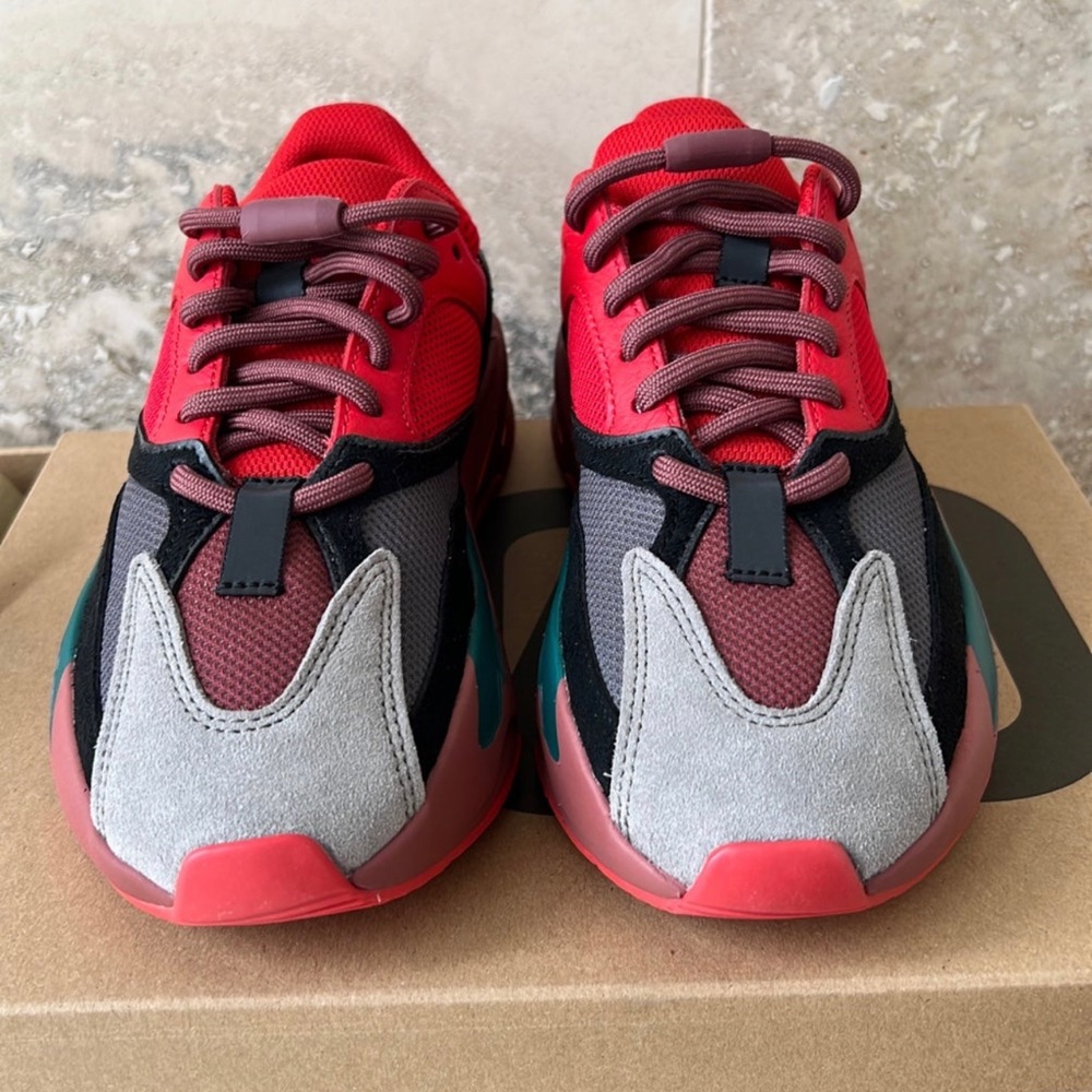 Yeezy Boost 700